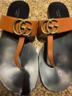 Gucci Tan Leather Thong Sandals with Gold Double-G Size 8